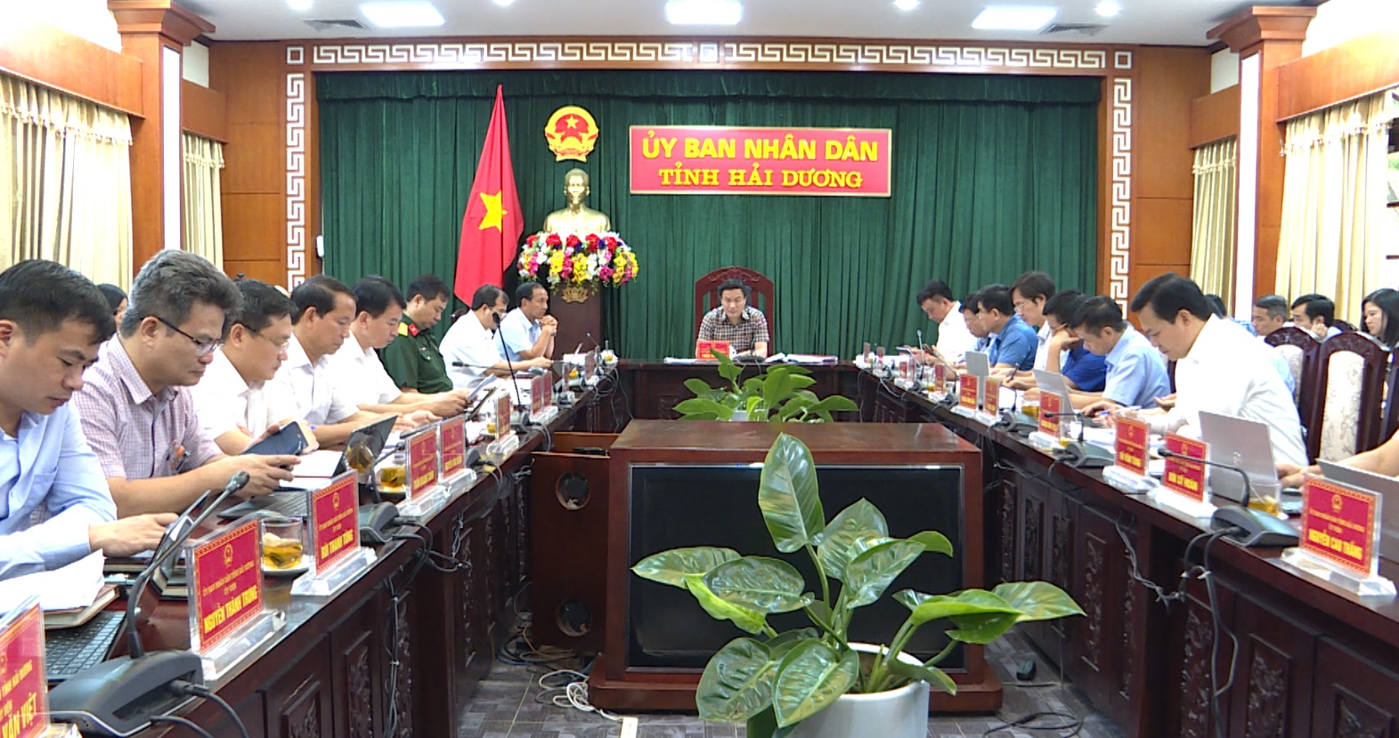 Ủy ban nhân dân tỉnh họp phiên thường kỳ tháng 8 (lần 3)